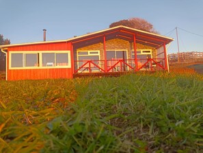 Family Cabin, Sea View | Exterior - Cabaña Vista al Juancho (Los Muermos)