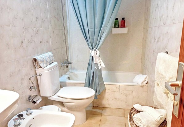 Appartamento, 1 camera da letto, balcone, vista oceano | Bagno