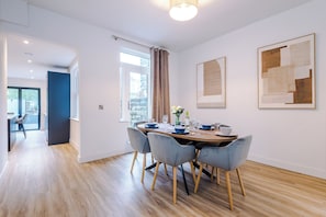 Dining - Spring Mount | 3 Bedrooms | Close to Convention Centre (Harrogate)