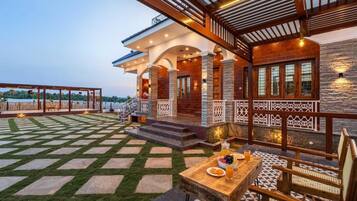 Villa | Speisen im Freien