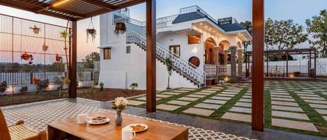 Villa | Speisen im Freien