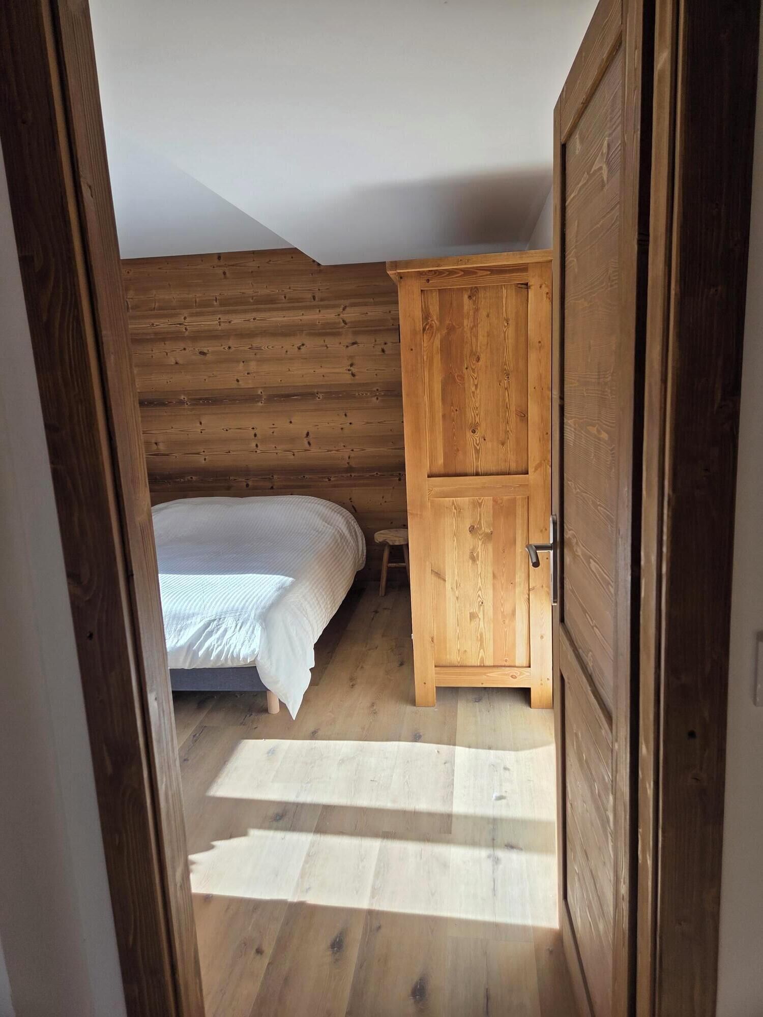 2 多间卧室、WiFi、床单