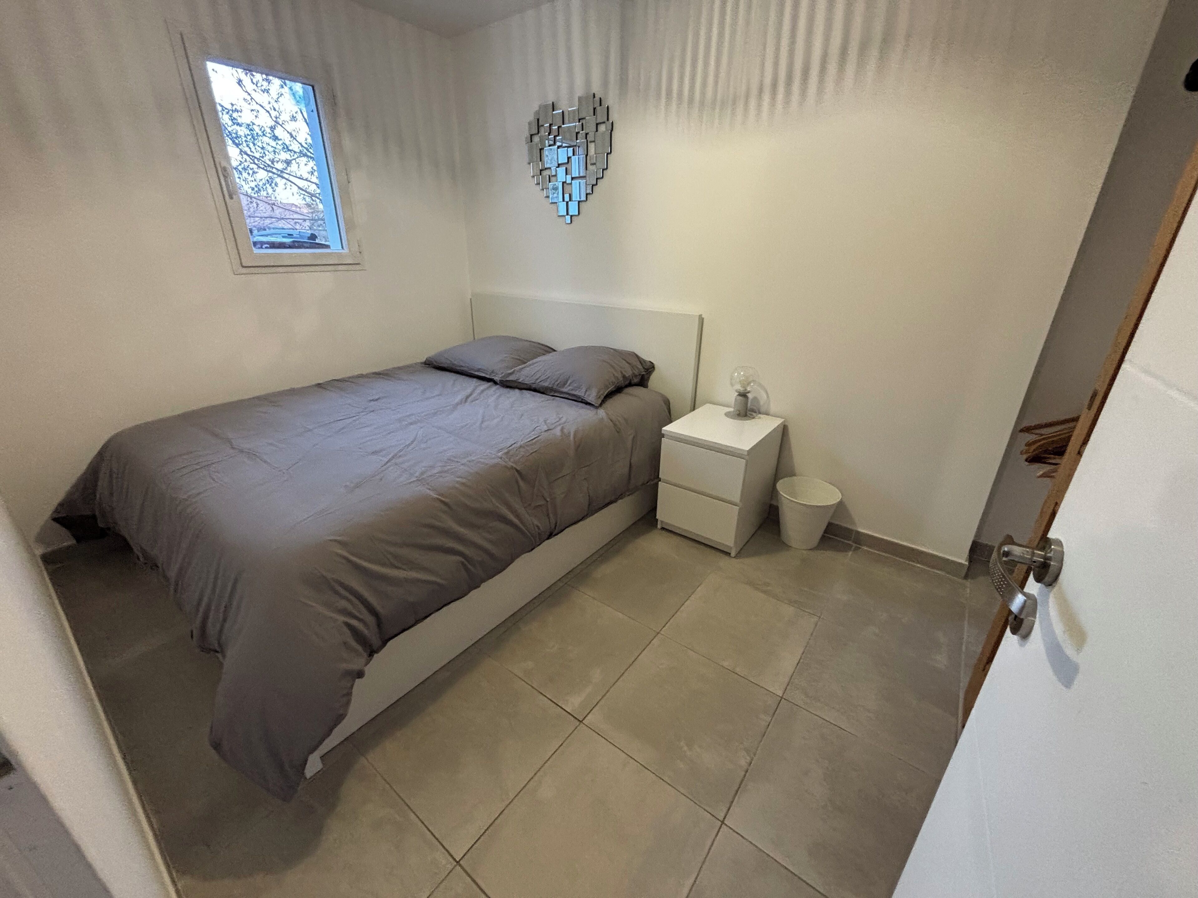 2 bedrooms, WiFi, bed sheets