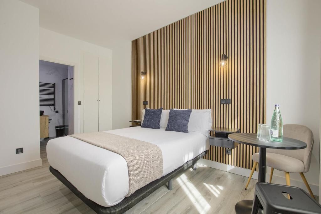 Habitación doble | Tabla de planchar con plancha y wifi gratis