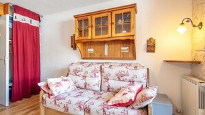 Interior - Cute studio apartment for 4 people, balcony and garage (Chamrousse)
