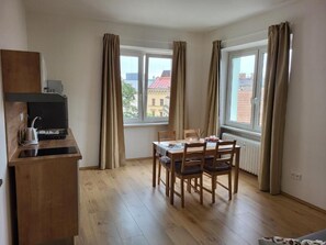 MODERNA IV CityCenterApartments | Ruokailu