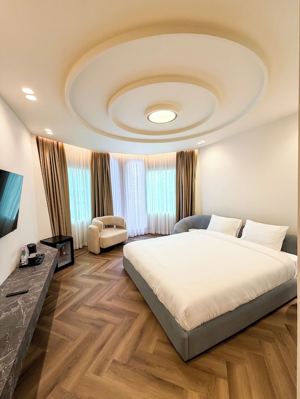 Deluxe Suite | Hypo-allergenic bedding, minibar - Vatër Selected Rooms (Tirana)