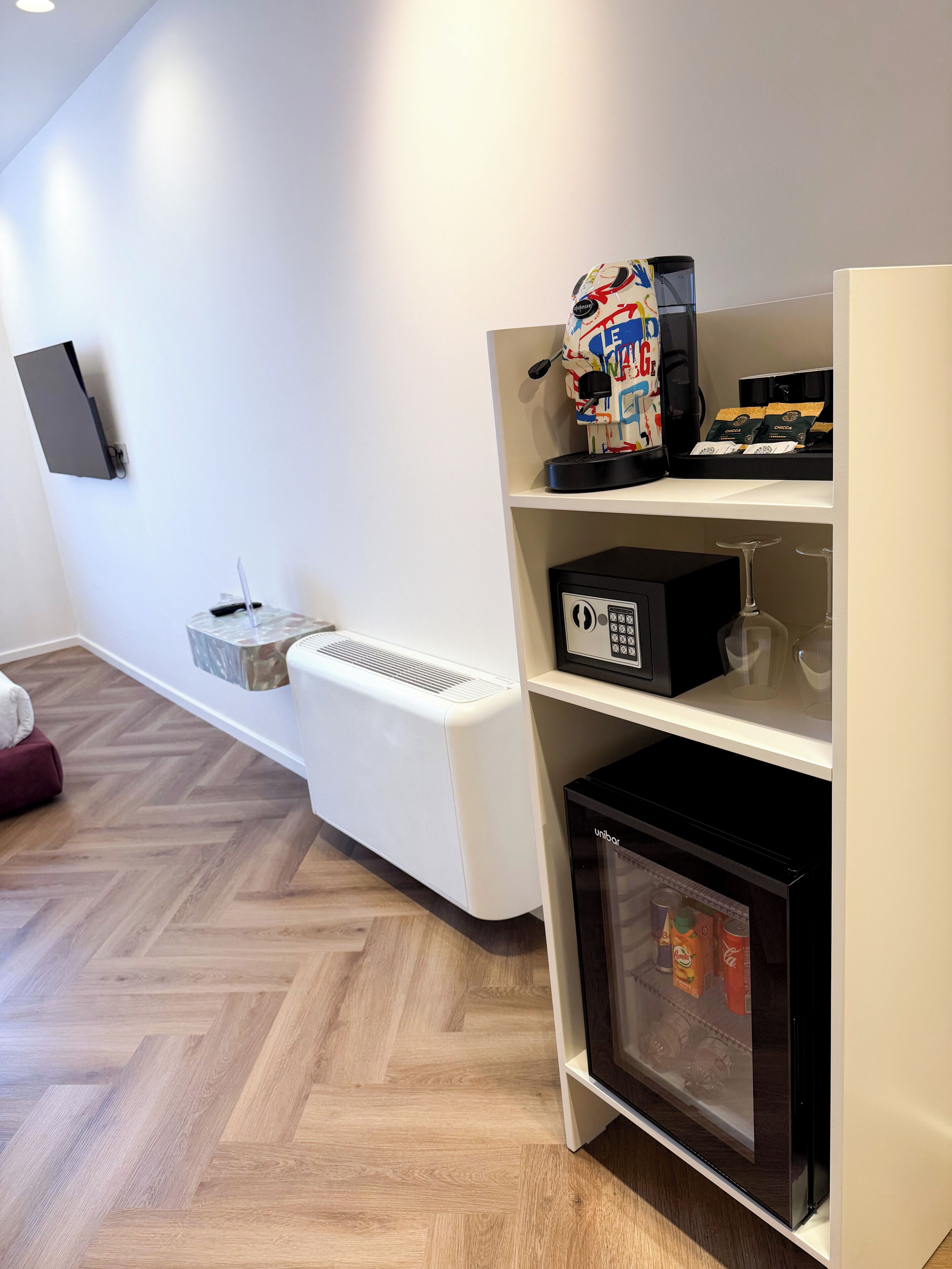 Suite 903 | Hypo-allergenic bedding, minibar, soundproofing, free WiFi