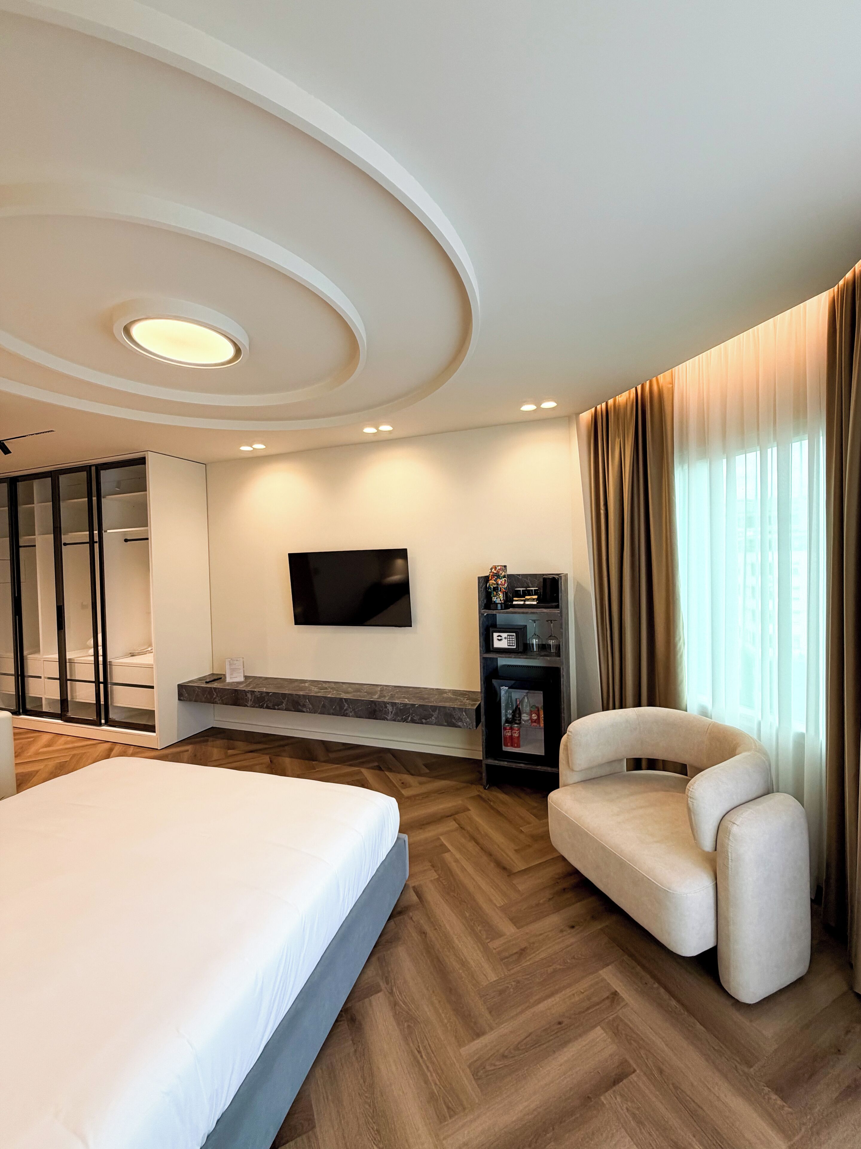 Hypo-allergenic bedding, minibar, soundproofing, free WiFi