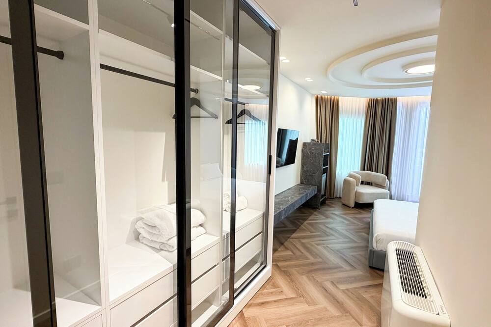Vatër Selected Rooms