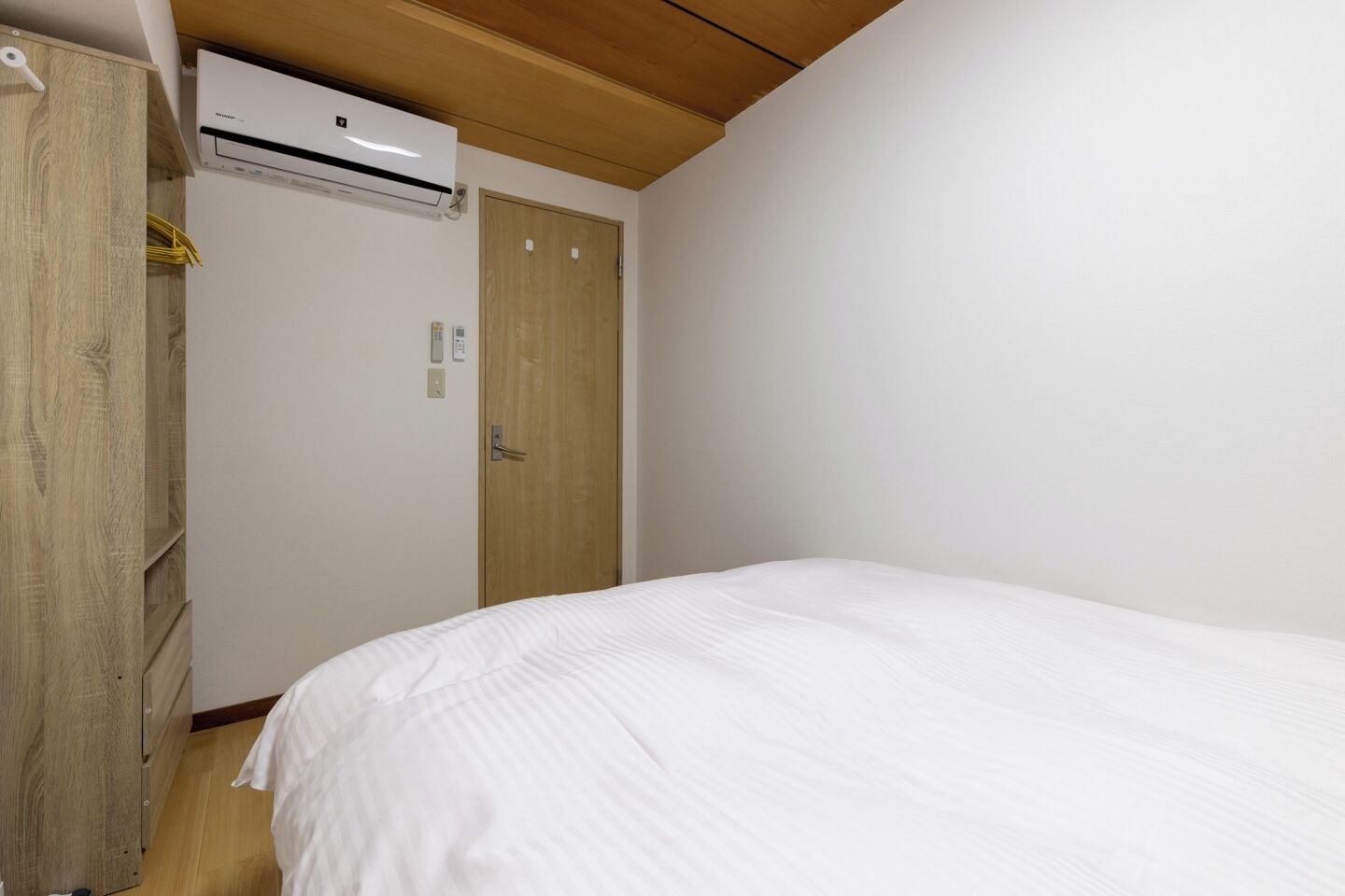 Cortinas blackout, ferros/tábuas de passar roupa, Wi-Fi de cortesia