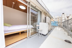 Apartemen Keluarga, balkon, pemandangan kota | Teras/patio
