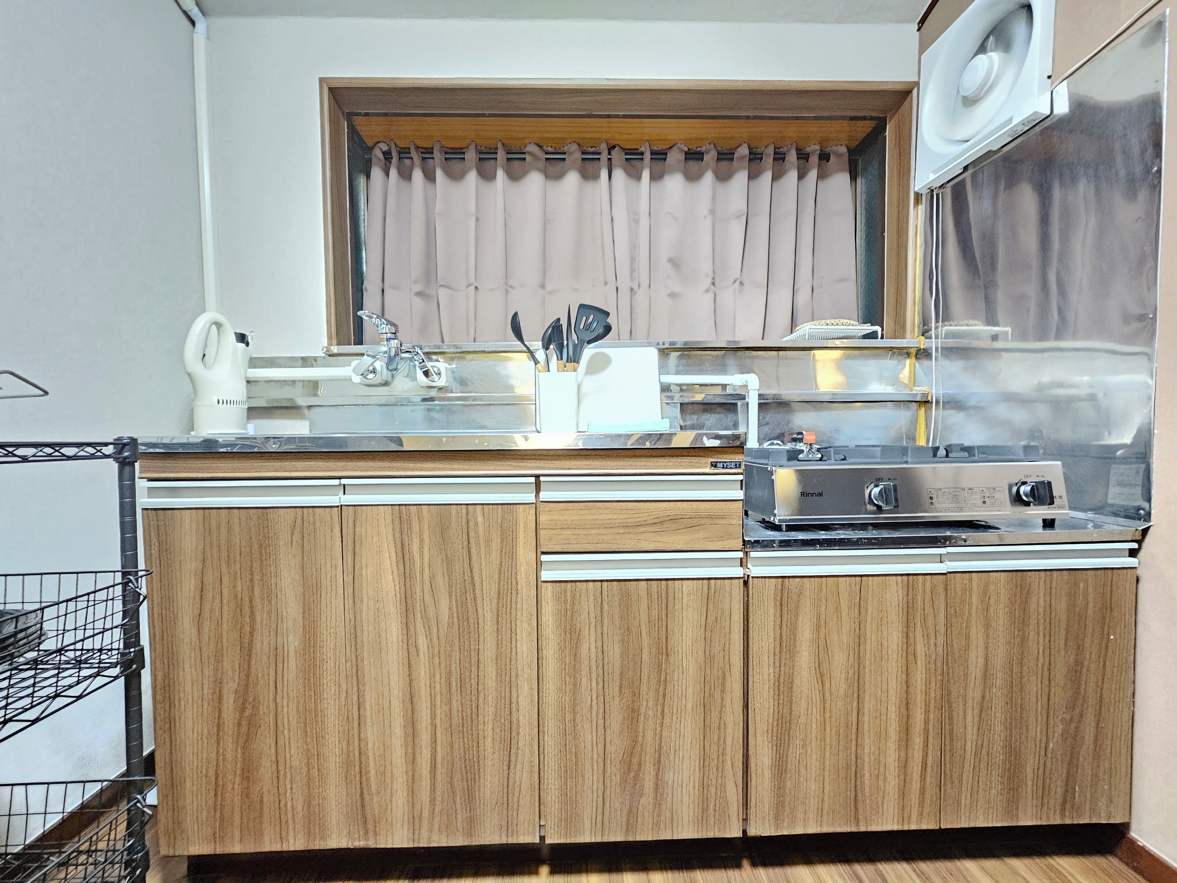 Quarto casal básico | Cozinha privada