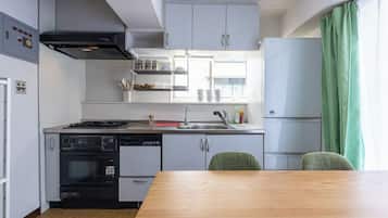 Family Apartment, Balcony, City View | Private kitchen