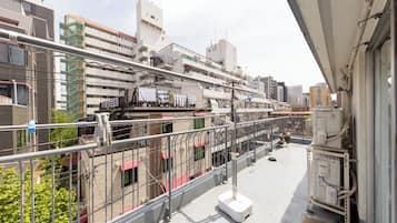 Căn hộ dành cho gia đình, ban công, quang cảnh thành phố | Hiên