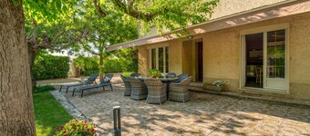 Mas La Péquélette with Private Pool, Wi-Fi, and Air Conditioning