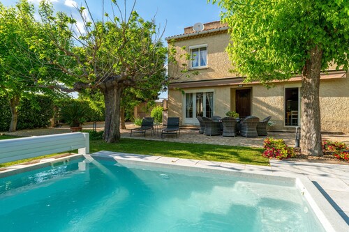 Mas La Péquélette with Private Pool, Wi-Fi, and Air Conditioning