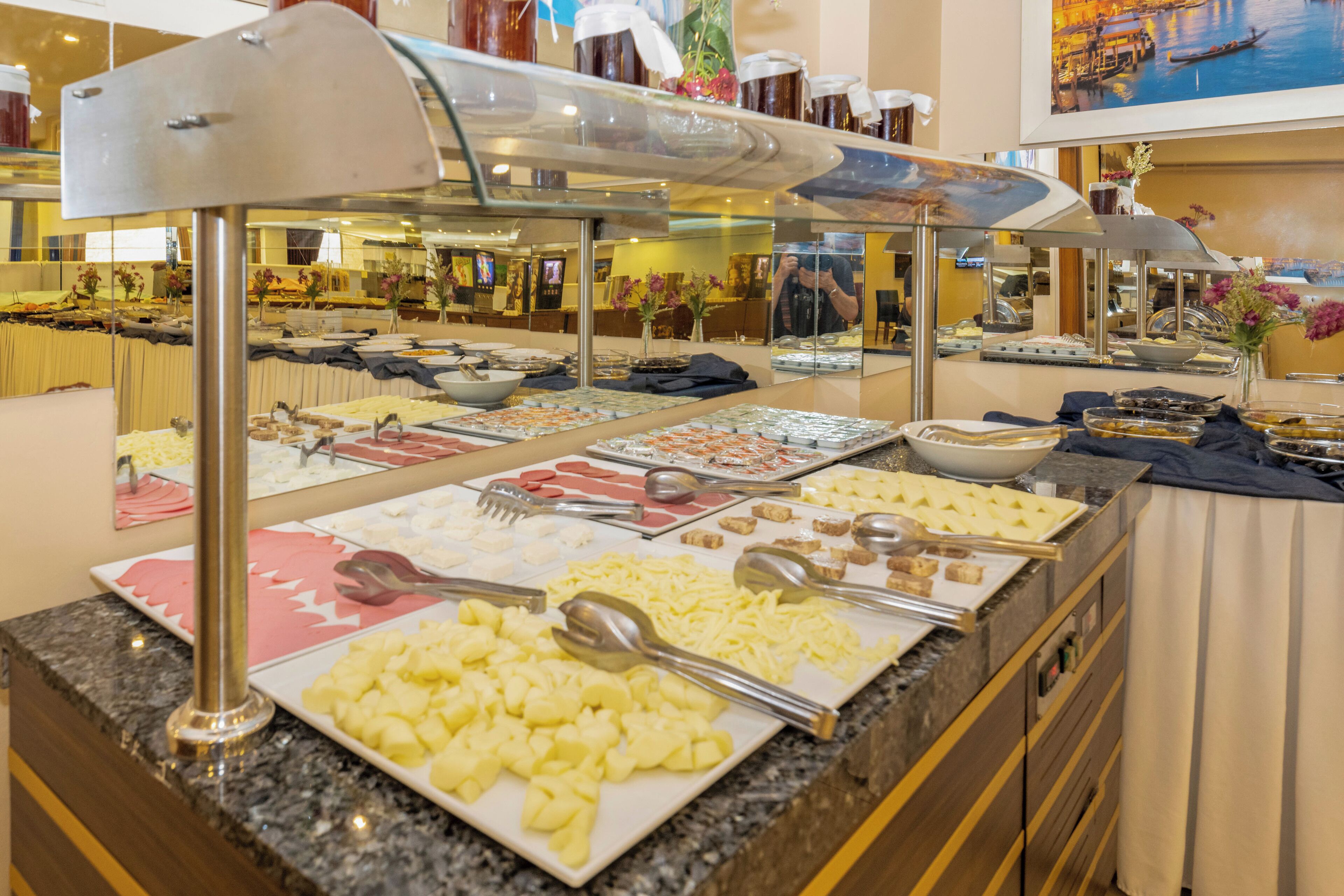 Desayuno bufé gratuito y diario