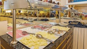 Ilmainen päivittäinen buffetaamiainen