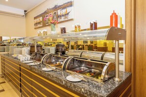 Desayuno bufé gratuito y diario