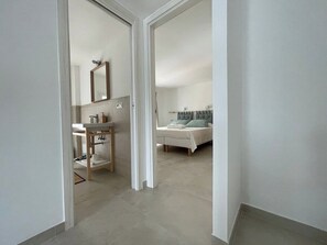 3 chambres, fer et planche à repasser, Wi-Fi, draps fournis