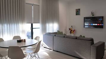 House, 3 Bedrooms, Accessible, Smoking | Ruang tamu