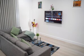 House, 3 Bedrooms, Accessible, Smoking | Living room - Cosy Retreat Hilton SA (Adelaide)