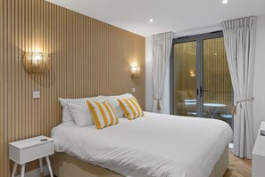3 slaapkamers, een strijkplank/strijkijzer, reisbedje, wifi