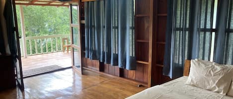 Chambre Deluxe double | Salle de bain | Articles de toilette (gratuits), serviettes fournies, savon, shampooing