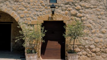 Perincian bahagian luar