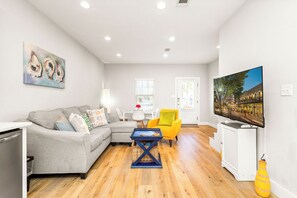 Smart TV - 3 Bedrooms | Downtown Pensacola | Walkable Location | Fenced Yard (Pensacola)