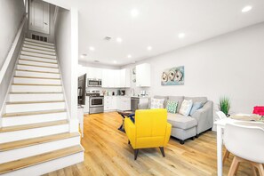 Smart TV - 3 Bedrooms | Downtown Pensacola | Walkable Location | Fenced Yard (Pensacola)