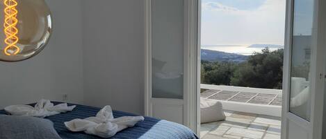 In-room safe, iron/ironing board, travel cot, free WiFi