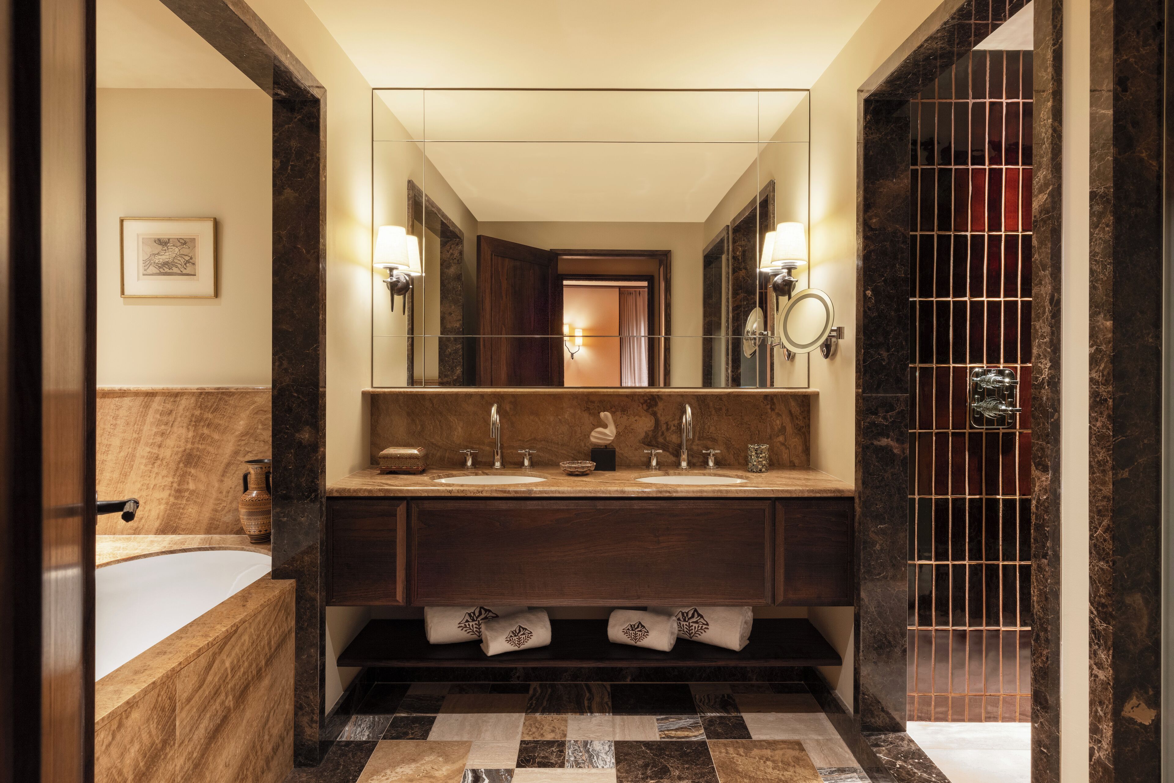 Deluxe Room | Bathroom