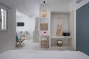 Superior suite, privézwembad | Een kluis op de kamer, een strijkplank/strijkijzer, gratis wifi