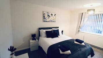 Iron/ironing board, WiFi, bed sheets