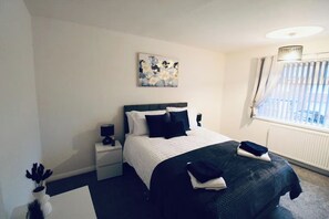 Iron/ironing board, WiFi, bed sheets