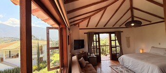 El Solaz By Honnor Living  