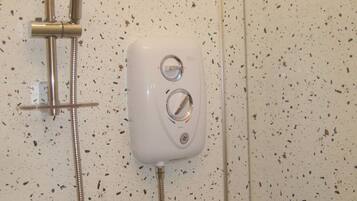 Room, 1 Bedroom, Patio, Garden View | Bathroom shower