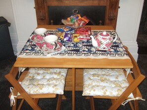 Rom, 1 soverom, terrasse, hageutsikt | Spiseområde