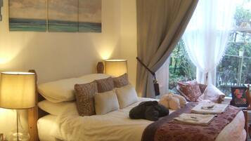 Room, 1 Bedroom, Patio, Garden View | 1 bedroom