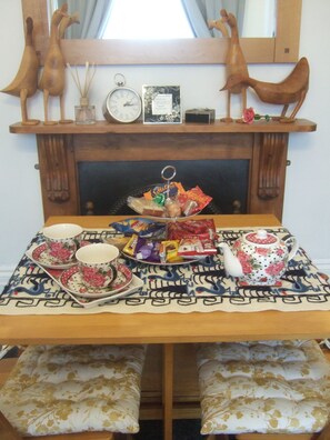 Room, 1 Bedroom, Patio, Garden View | Dining - Room-the Rose Room, Clarence Cottage, su (Portsmouth)