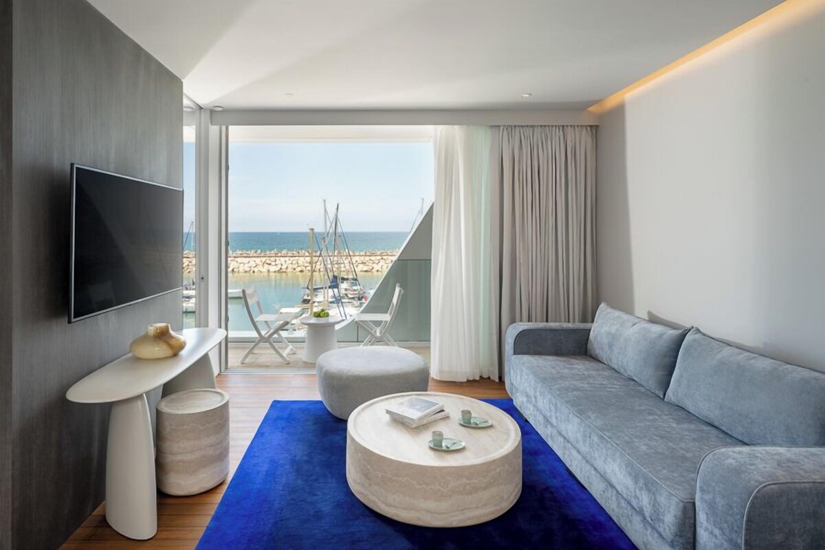 Sea Front Suite