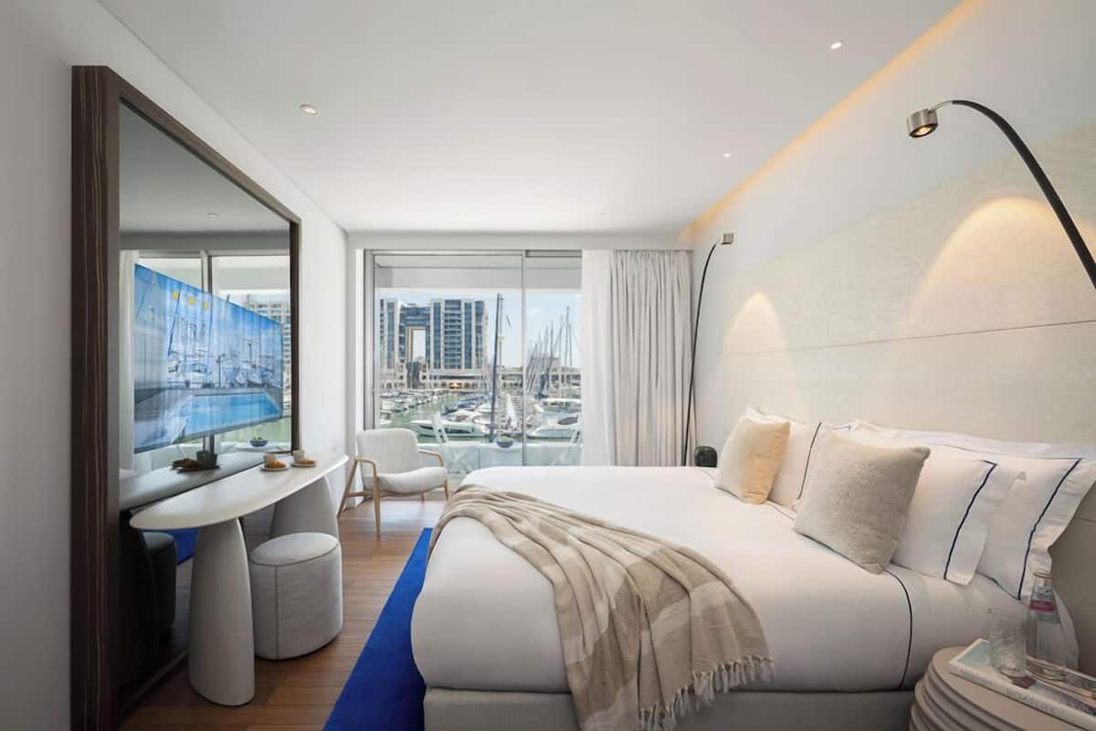 Executive Marina View