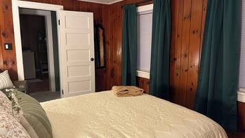 1 多间卧室、熨斗/熨衣板、免费 WiFi、床单