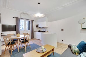 TV, offices - A-C Apartment 2BDR-4P Neuilly Sur Seine (Neuilly-sur-Seine)