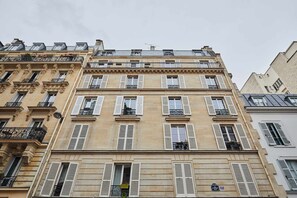 Exterior - Charming flat near the Moulin Rouge and Montmartre (Paris)