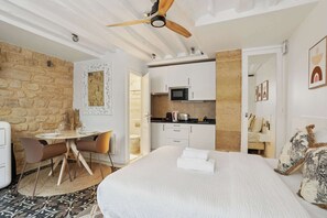 Desk, iron/ironing board, WiFi, bed sheets - Cosy 2P studio in the heart of Paris - Bastille (Paris)