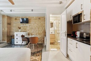 Desk, iron/ironing board, WiFi, bed sheets - Cosy 2P studio in the heart of Paris - Bastille (Paris)