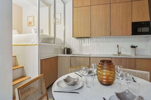 Dining - Modern & quiet flat- 1bdr 4P in the heart of Paris (Paris)